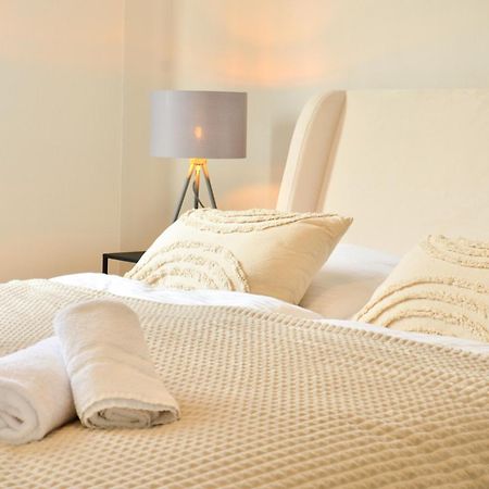 Milpau Bottrop 2 - Modernes Und Zentrales Premium-Apartment Fuer 4 Personen Mit Queensize-Bett Und Einzelbetten - Netflix, Nespresso Und Smart-Tv Buitenkant foto